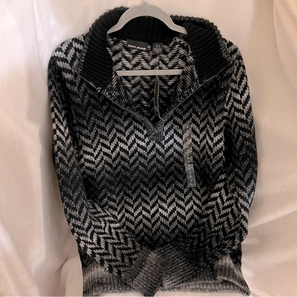 DKNY men's quarter zip chevron design pull over sweater. NWT Sz